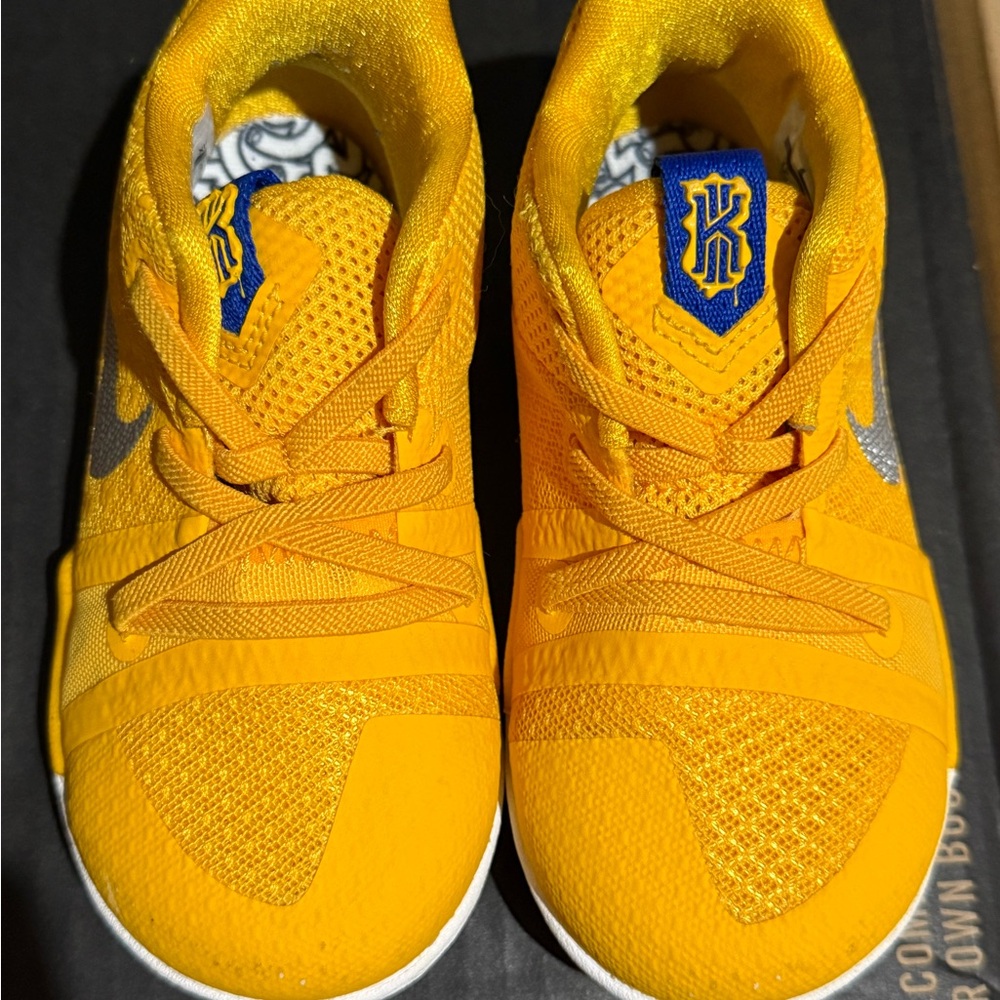 Nike Kyrie Mac n cheese shoes - Picture 2 of 6